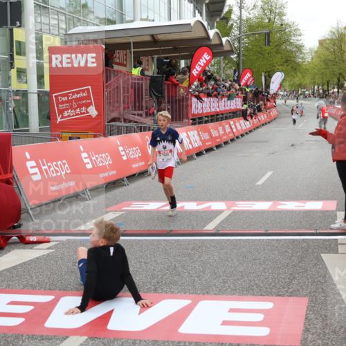 25.04.2026 - Das Zehntel Strokosch-Dieckow http://msf.ph/oto/9614846 25.04.2026 08:46:43 Ziel 4017 meine-sportfotos.de