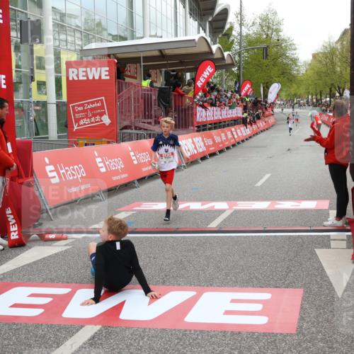 25.04.2026 - Das Zehntel Strokosch-Dieckow http://msf.ph/oto/9614855 25.04.2026 08:46:43 Ziel 4017 meine-sportfotos.de