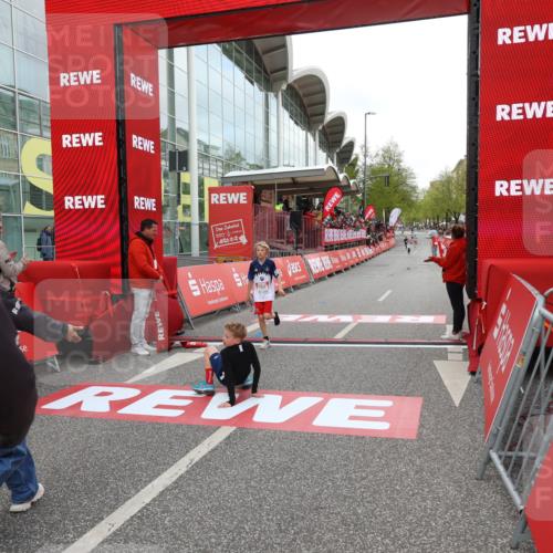 25.04.2026 - Das Zehntel Strokosch-Dieckow http://msf.ph/oto/9614885 25.04.2026 08:46:43 Ziel 4017 meine-sportfotos.de