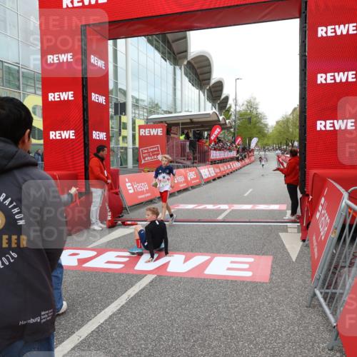25.04.2026 - Das Zehntel Strokosch-Dieckow http://msf.ph/oto/9614896 25.04.2026 08:46:44 Ziel 4017 meine-sportfotos.de