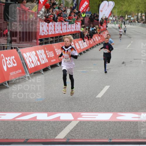 25.04.2026 - Das Zehntel Strokosch-Dieckow http://msf.ph/oto/9614921 25.04.2026 08:46:50 Ziel 2328 meine-sportfotos.de