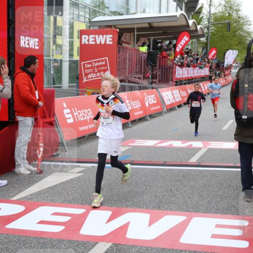25.04.2026 - Das Zehntel Strokosch-Dieckow http://msf.ph/oto/9614970 25.04.2026 08:46:53 Ziel 1221, 2328, 3081 meine-sportfotos.de