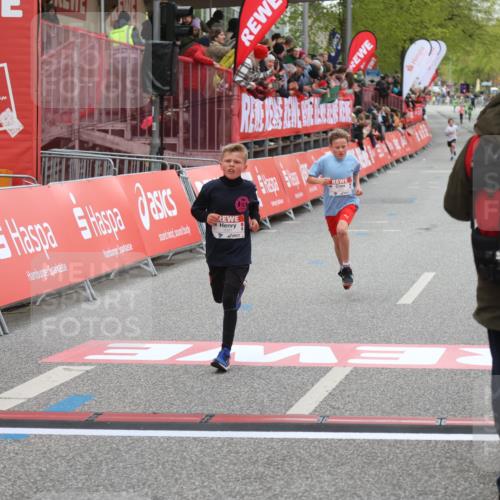 25.04.2026 - Das Zehntel Strokosch-Dieckow http://msf.ph/oto/9614981 25.04.2026 08:46:53 Ziel 1221, 2328, 3081 meine-sportfotos.de