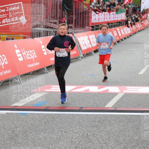 25.04.2026 - Das Zehntel Strokosch-Dieckow http://msf.ph/oto/9614997 25.04.2026 08:46:54 Ziel 1221, 2328, 3081 meine-sportfotos.de