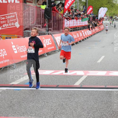 25.04.2026 - Das Zehntel Strokosch-Dieckow http://msf.ph/oto/9615007 25.04.2026 08:46:54 Ziel 1221, 2328, 3081 meine-sportfotos.de