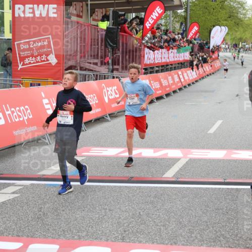 25.04.2026 - Das Zehntel Strokosch-Dieckow http://msf.ph/oto/9615012 25.04.2026 08:46:54 Ziel 1221, 2328, 3081 meine-sportfotos.de