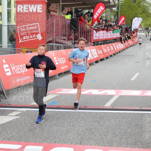 25.04.2026 - Das Zehntel Strokosch-Dieckow http://msf.ph/oto/9615023 25.04.2026 08:46:55 Ziel 1221, 2328, 3081 meine-sportfotos.de