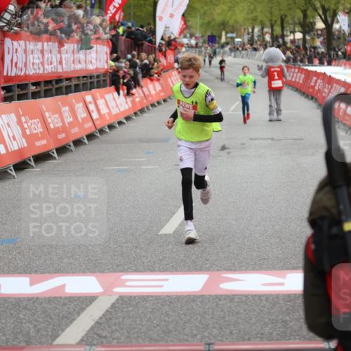 25.04.2026 - Das Zehntel Strokosch-Dieckow http://msf.ph/oto/9615276 25.04.2026 08:47:25 Ziel 3188, 3339, 3997 meine-sportfotos.de