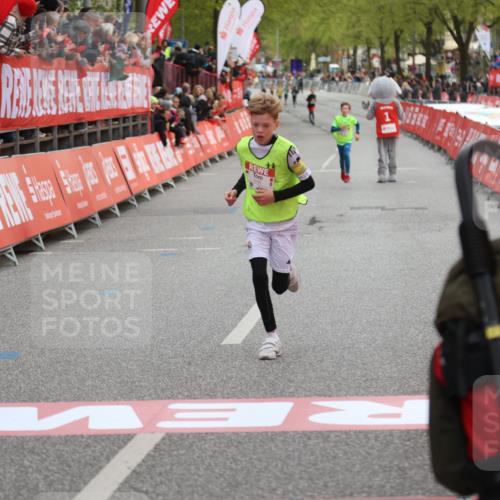 25.04.2026 - Das Zehntel Strokosch-Dieckow http://msf.ph/oto/9615283 25.04.2026 08:47:25 Ziel 3188, 3339, 3997 meine-sportfotos.de