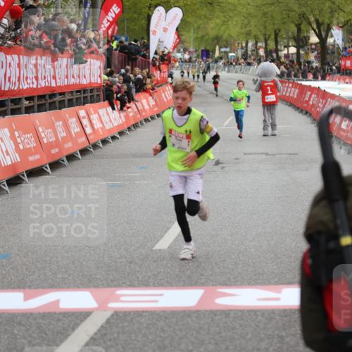 25.04.2026 - Das Zehntel Strokosch-Dieckow http://msf.ph/oto/9615289 25.04.2026 08:47:25 Ziel 3188, 3339, 3997 meine-sportfotos.de