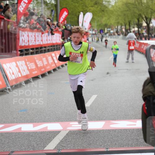 25.04.2026 - Das Zehntel Strokosch-Dieckow http://msf.ph/oto/9615310 25.04.2026 08:47:26 Ziel 3188, 3339, 3997 meine-sportfotos.de