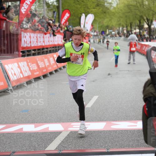 25.04.2026 - Das Zehntel Strokosch-Dieckow http://msf.ph/oto/9615318 25.04.2026 08:47:26 Ziel 3188, 3339, 3997 meine-sportfotos.de