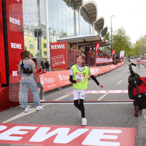 25.04.2026 - Das Zehntel Strokosch-Dieckow http://msf.ph/oto/9615365 25.04.2026 08:47:28 Ziel 3188, 3339, 3997 meine-sportfotos.de