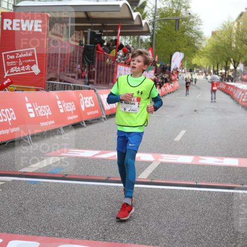 25.04.2026 - Das Zehntel Strokosch-Dieckow http://msf.ph/oto/9615389 25.04.2026 08:47:34 Ziel 3232 meine-sportfotos.de