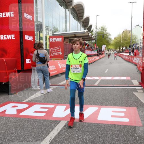25.04.2026 - Das Zehntel Strokosch-Dieckow http://msf.ph/oto/9615416 25.04.2026 08:47:35 Ziel 3232 meine-sportfotos.de