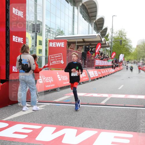 25.04.2026 - Das Zehntel Strokosch-Dieckow http://msf.ph/oto/9615516 25.04.2026 08:47:44 Ziel  meine-sportfotos.de