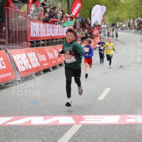 25.04.2026 - Das Zehntel Strokosch-Dieckow http://msf.ph/oto/9615637 25.04.2026 08:47:51 Ziel 1324, 1726 meine-sportfotos.de
