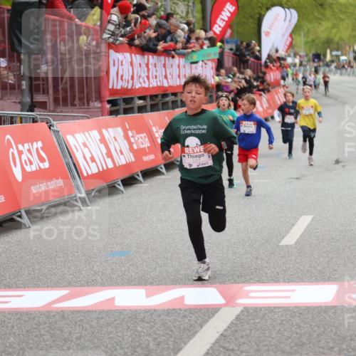 25.04.2026 - Das Zehntel Strokosch-Dieckow http://msf.ph/oto/9615646 25.04.2026 08:47:51 Ziel 1324, 1726 meine-sportfotos.de