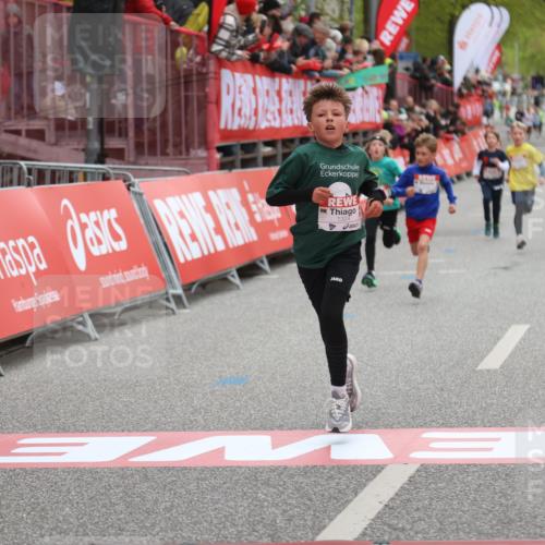 25.04.2026 - Das Zehntel Strokosch-Dieckow http://msf.ph/oto/9615650 25.04.2026 08:47:51 Ziel 1324, 1726 meine-sportfotos.de