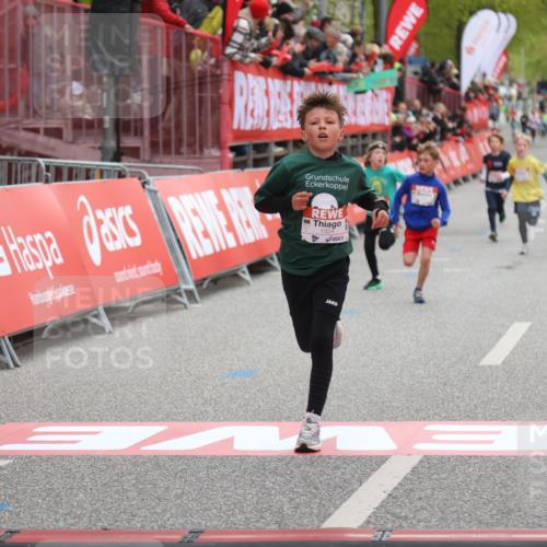 25.04.2026 - Das Zehntel Strokosch-Dieckow http://msf.ph/oto/9615664 25.04.2026 08:47:52 Ziel 1324, 1726, 2160 meine-sportfotos.de