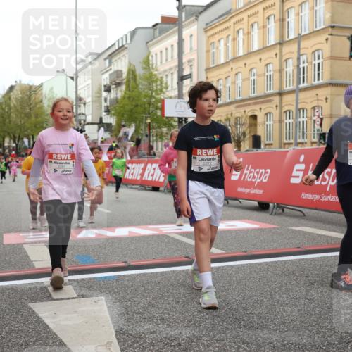 25.04.2026 - Das Zehntel Strokosch-Dieckow http://msf.ph/oto/9615672 25.04.2026 09:07:47 Ziel 1272, 1498, 1954, 1976, 1977, 2272, 2287, 2614, 3761, 3775 meine-sportfotos.de