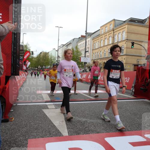 25.04.2026 - Das Zehntel Strokosch-Dieckow http://msf.ph/oto/9615683 25.04.2026 09:07:48 Ziel 1272, 1347, 1498, 1954, 1976, 1977, 2272, 2287, 3761, 3775, 3910 meine-sportfotos.de