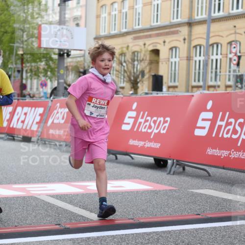 25.04.2026 - Das Zehntel Strokosch-Dieckow http://msf.ph/oto/9615740 25.04.2026 09:07:55 Ziel 1236, 1347, 1403, 1442, 2757, 3910 meine-sportfotos.de