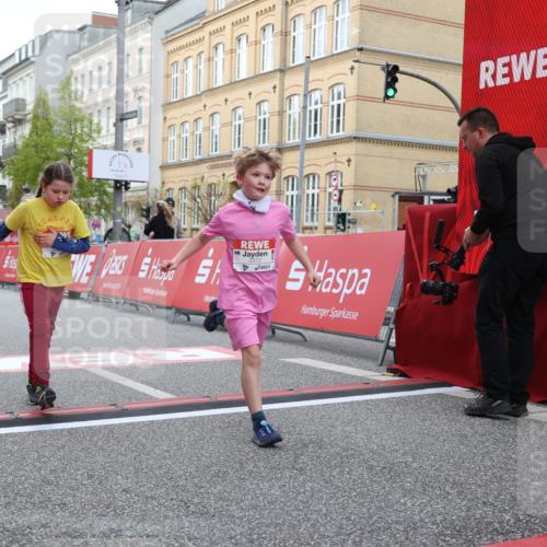25.04.2026 - Das Zehntel Strokosch-Dieckow http://msf.ph/oto/9615745 25.04.2026 09:07:55 Ziel 1236, 1347, 1403, 1442, 2757, 3910 meine-sportfotos.de