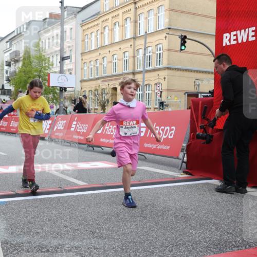 25.04.2026 - Das Zehntel Strokosch-Dieckow http://msf.ph/oto/9615748 25.04.2026 09:07:55 Ziel 1236, 1347, 1403, 1442, 2757, 3910 meine-sportfotos.de