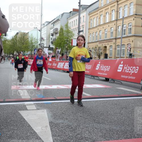25.04.2026 - Das Zehntel Strokosch-Dieckow http://msf.ph/oto/9615759 25.04.2026 09:07:56 Ziel 1236, 1347, 1403, 1413, 1442, 2757, 3910 meine-sportfotos.de
