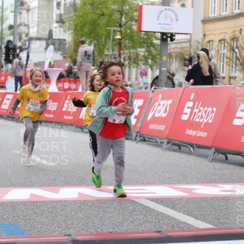 25.04.2026 - Das Zehntel Strokosch-Dieckow http://msf.ph/oto/9615950 25.04.2026 09:08:21 Ziel 1978, 1984, 2191, 2206, 2415 meine-sportfotos.de