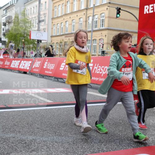 25.04.2026 - Das Zehntel Strokosch-Dieckow http://msf.ph/oto/9615986 25.04.2026 09:08:24 Ziel 1978, 1984, 2191, 2206, 2415, 3006, 3033 meine-sportfotos.de