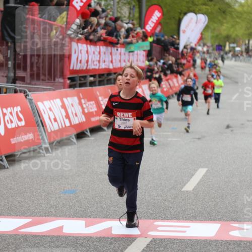 25.04.2026 - Das Zehntel Strokosch-Dieckow http://msf.ph/oto/9616074 25.04.2026 08:48:08 Ziel 2958, 2981 meine-sportfotos.de