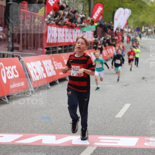25.04.2026 - Das Zehntel Strokosch-Dieckow http://msf.ph/oto/9616089 25.04.2026 08:48:08 Ziel 2958, 2981 meine-sportfotos.de