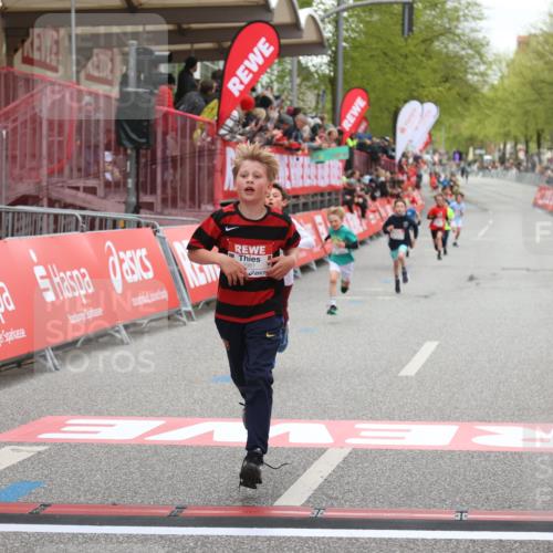 25.04.2026 - Das Zehntel Strokosch-Dieckow http://msf.ph/oto/9616114 25.04.2026 08:48:09 Ziel 2005, 2981, 3402 meine-sportfotos.de