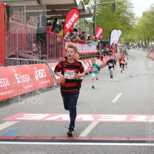 25.04.2026 - Das Zehntel Strokosch-Dieckow http://msf.ph/oto/9616139 25.04.2026 08:48:09 Ziel 2005, 2981, 3402 meine-sportfotos.de