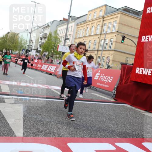 25.04.2026 - Das Zehntel Strokosch-Dieckow http://msf.ph/oto/9616180 25.04.2026 09:08:43 Ziel 1094, 1154, 2125, 2779, 3460, 3462 meine-sportfotos.de