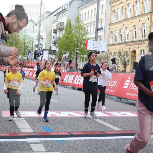 25.04.2026 - Das Zehntel Strokosch-Dieckow http://msf.ph/oto/9616204 25.04.2026 09:08:49 Ziel 1059, 1592, 1855, 2390, 2689, 2699, 2779, 3462, 3497 meine-sportfotos.de