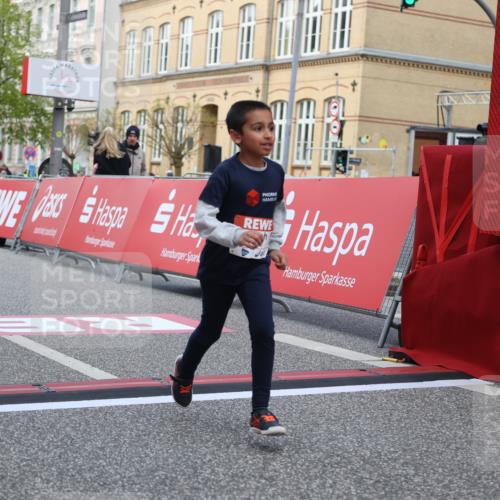 25.04.2026 - Das Zehntel Strokosch-Dieckow http://msf.ph/oto/9616275 25.04.2026 09:09:05 Ziel 1816, 1921 meine-sportfotos.de