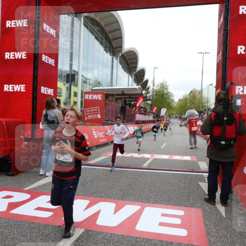 25.04.2026 - Das Zehntel Strokosch-Dieckow http://msf.ph/oto/9616445 25.04.2026 08:48:10 Ziel 2005, 2981, 3402 meine-sportfotos.de