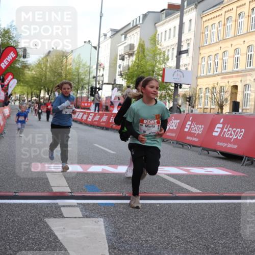 25.04.2026 - Das Zehntel Strokosch-Dieckow http://msf.ph/oto/9616513 25.04.2026 09:10:17 Ziel 1445, 1615, 1617 meine-sportfotos.de