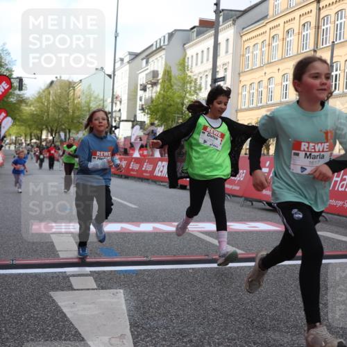 25.04.2026 - Das Zehntel Strokosch-Dieckow http://msf.ph/oto/9616524 25.04.2026 09:10:17 Ziel 1445, 1615, 1617 meine-sportfotos.de