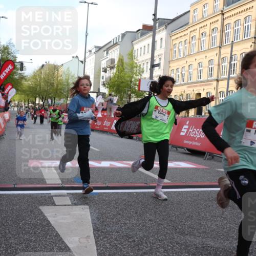 25.04.2026 - Das Zehntel Strokosch-Dieckow http://msf.ph/oto/9616532 25.04.2026 09:10:18 Ziel 1445, 1615, 1617 meine-sportfotos.de