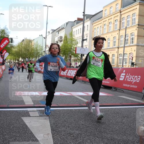 25.04.2026 - Das Zehntel Strokosch-Dieckow http://msf.ph/oto/9616536 25.04.2026 09:10:18 Ziel 1445, 1615, 1617 meine-sportfotos.de
