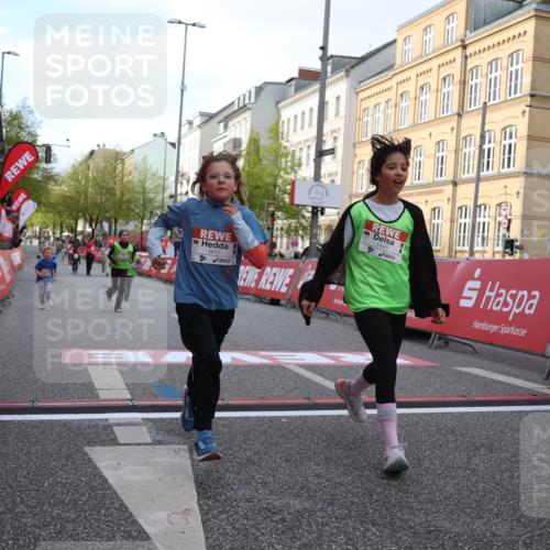 25.04.2026 - Das Zehntel Strokosch-Dieckow http://msf.ph/oto/9616539 25.04.2026 09:10:18 Ziel 1445, 1615, 1617 meine-sportfotos.de
