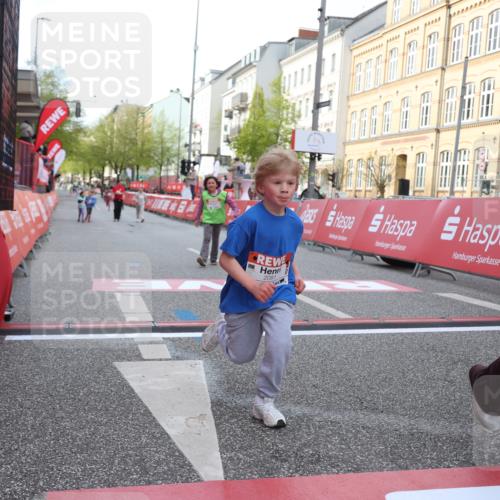 25.04.2026 - Das Zehntel Strokosch-Dieckow http://msf.ph/oto/9616607 25.04.2026 09:10:22 Ziel 1445, 1615, 1617, 2081 meine-sportfotos.de