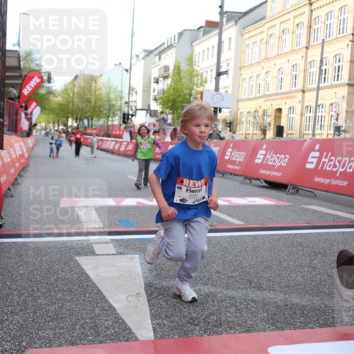25.04.2026 - Das Zehntel Strokosch-Dieckow http://msf.ph/oto/9616610 25.04.2026 09:10:22 Ziel 1445, 1615, 1617, 2081 meine-sportfotos.de