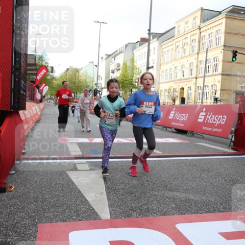25.04.2026 - Das Zehntel Strokosch-Dieckow http://msf.ph/oto/9616677 25.04.2026 09:10:35 Ziel 1069, 1476, 2535, 3754, 3772 meine-sportfotos.de