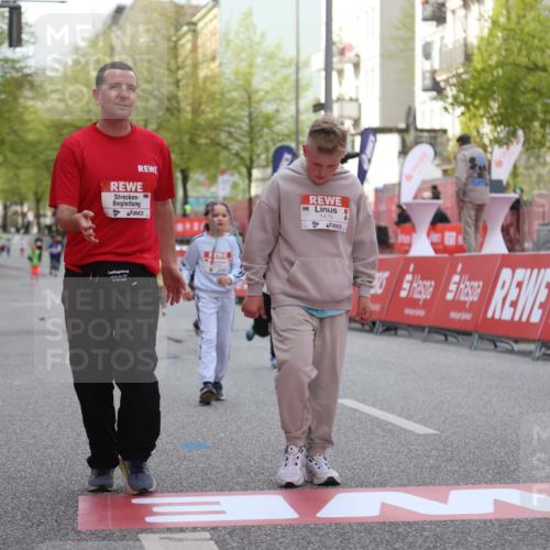 25.04.2026 - Das Zehntel Strokosch-Dieckow http://msf.ph/oto/9616687 25.04.2026 09:10:36 Ziel 1069, 1476, 2535, 3754, 3772 meine-sportfotos.de