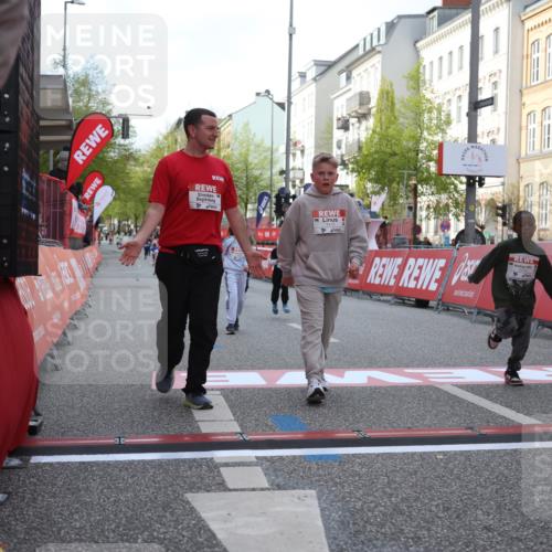 25.04.2026 - Das Zehntel Strokosch-Dieckow http://msf.ph/oto/9616697 25.04.2026 09:10:37 Ziel 1069, 1476, 2535, 3754, 3772 meine-sportfotos.de